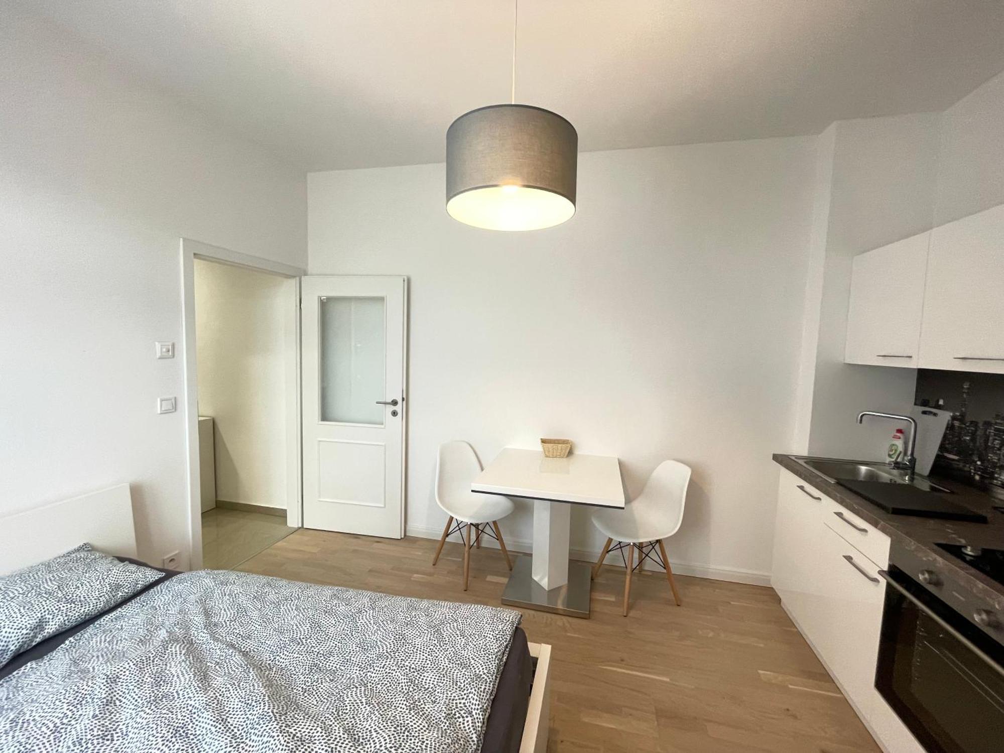 Wash Apartment On Metro Prague 1 Exteriör bild